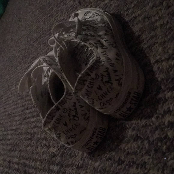 Converse - Picture 2 of 3